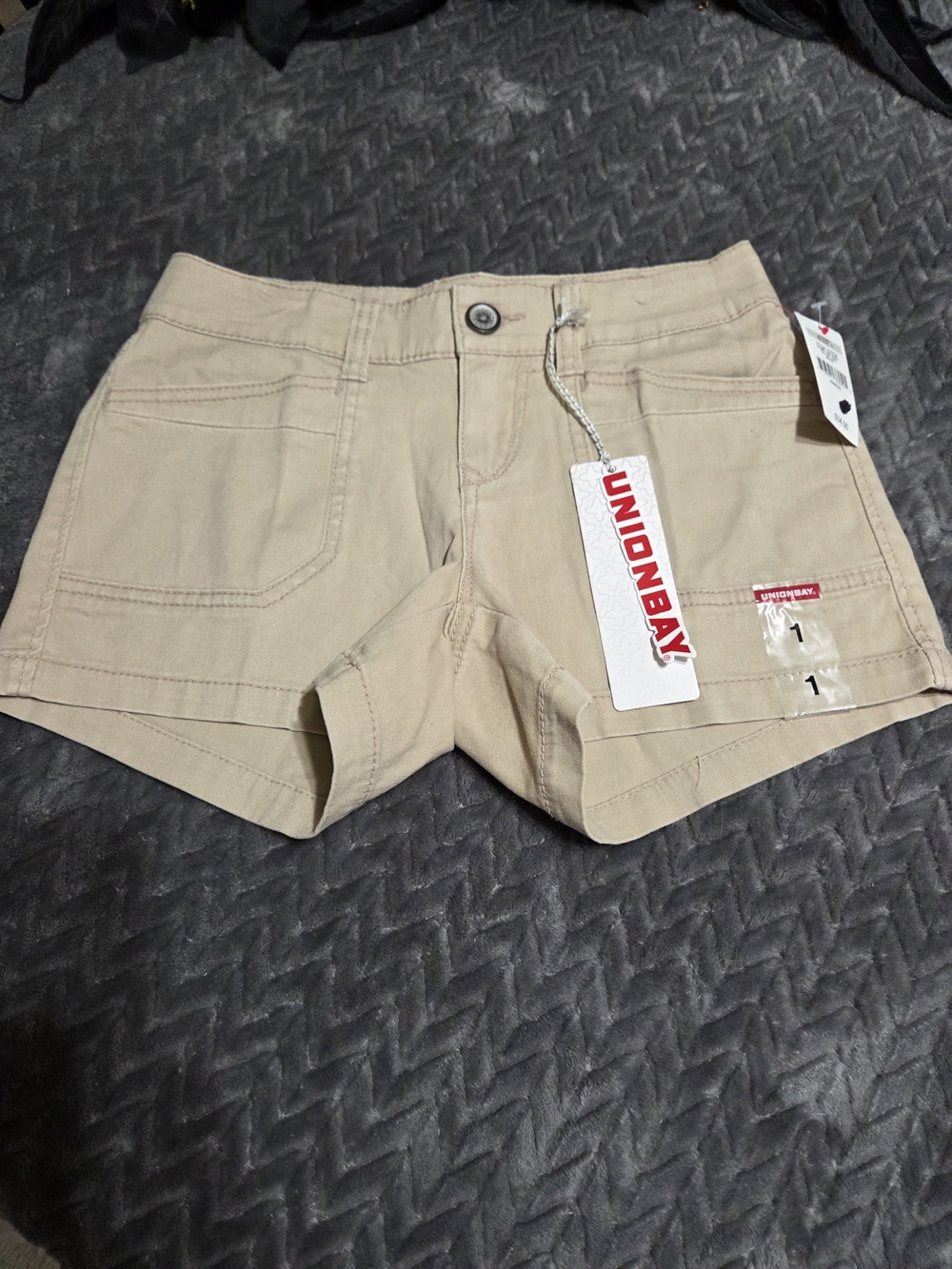 UNIONBAY Women's Beige/Tan Stretch Khaki Shorts